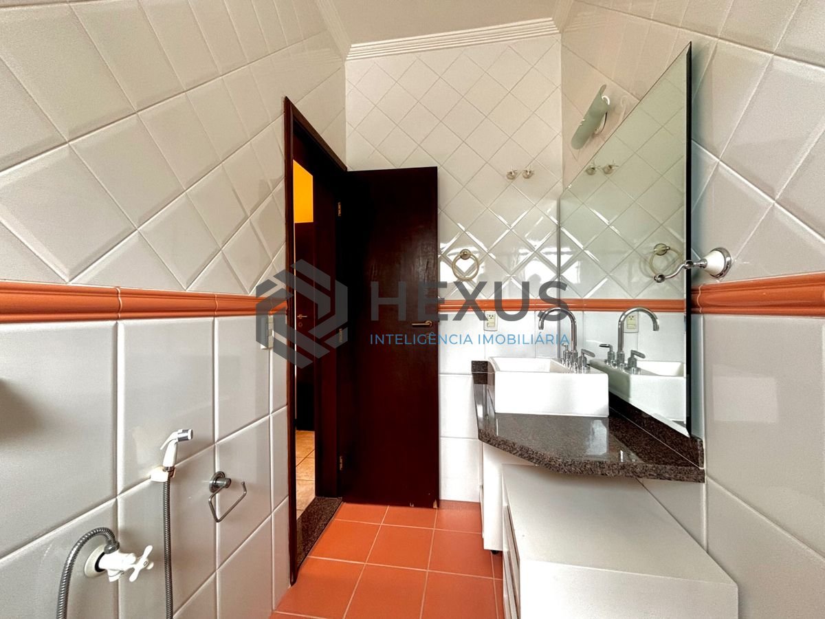 Foto 31 de Casa reformada com piscina e área gourmet no Jardim Acapulco, Guarujá