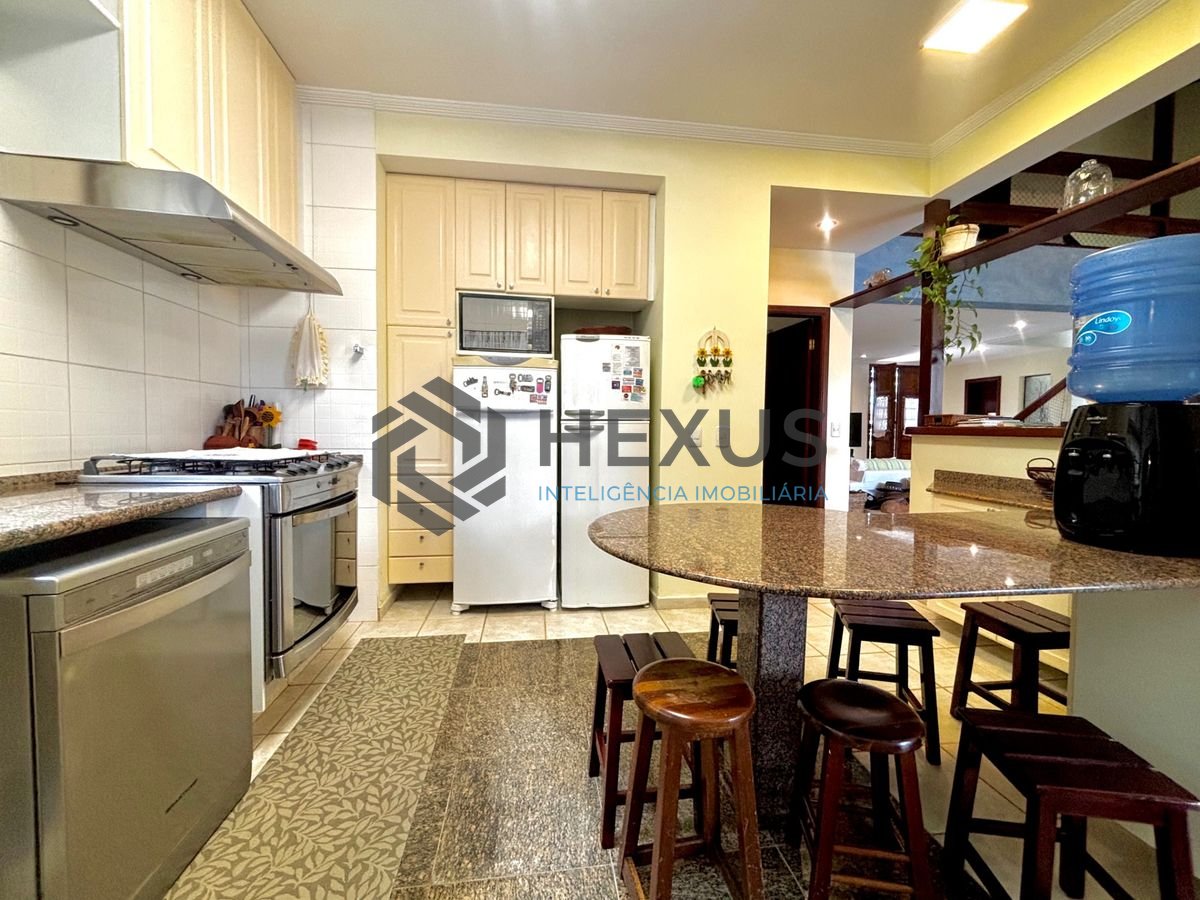 Foto 52 de Casa reformada com piscina e área gourmet no Jardim Acapulco, Guarujá
