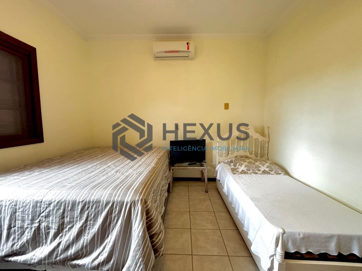 Foto 38 de Casa reformada com piscina e área gourmet no Jardim Acapulco, Guarujá