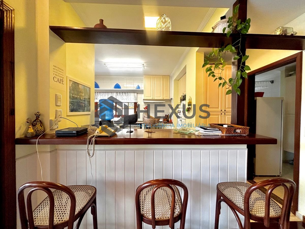 Foto 19 de Casa reformada com piscina e área gourmet no Jardim Acapulco, Guarujá