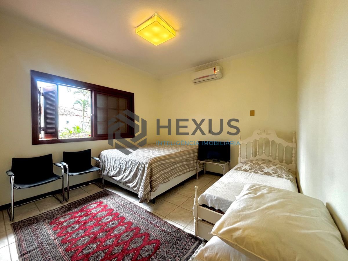 Foto 39 de Casa reformada com piscina e área gourmet no Jardim Acapulco, Guarujá