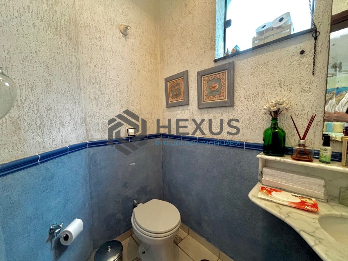 Foto 16 de Casa reformada com piscina e área gourmet no Jardim Acapulco, Guarujá