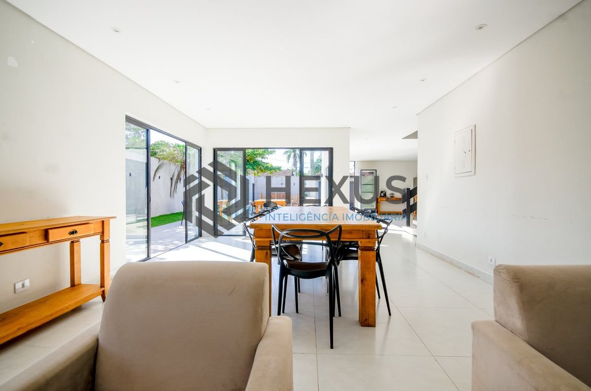 Foto 18 de Casa reformado com piscina e área gourmet a 250m da praia no Pernambuco, Guarujá