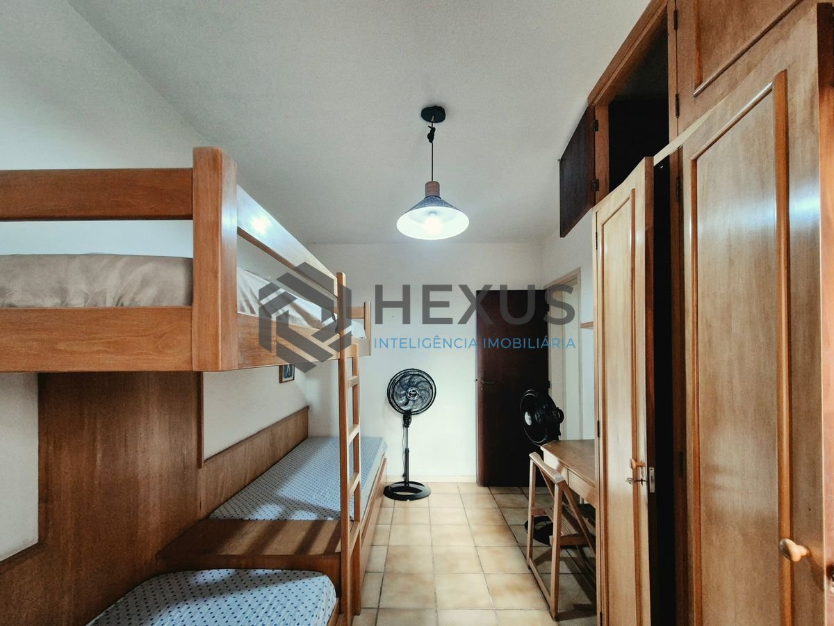 Foto 16 de Apartamento com varanda e lazer a 200m da praia nas Pitangueiras, Guarujá