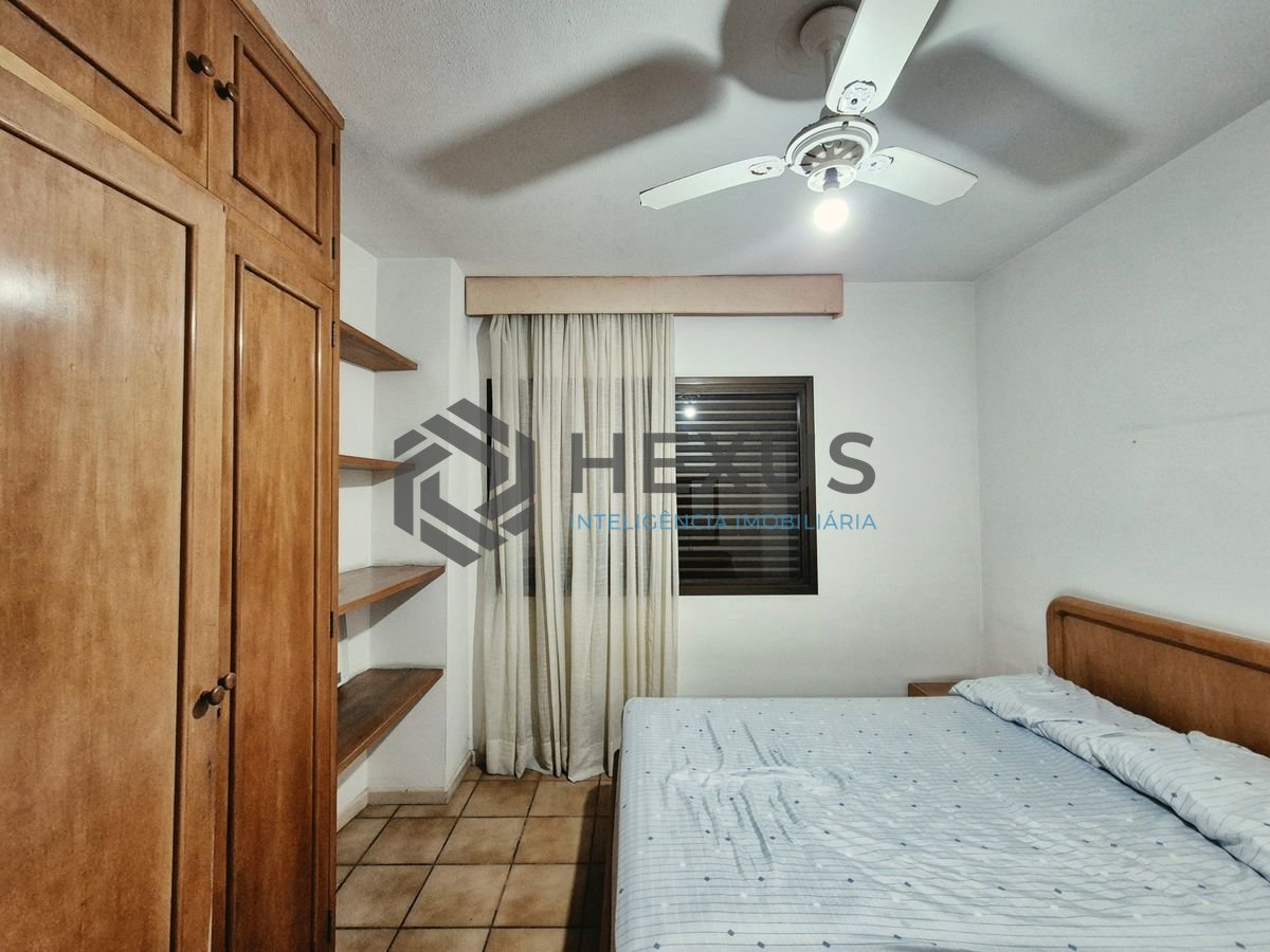 Foto 9 de Apartamento com varanda e lazer a 200m da praia nas Pitangueiras, Guarujá