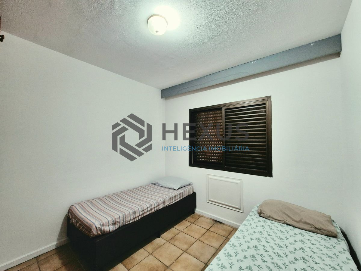 Foto 14 de Apartamento com varanda e lazer a 200m da praia nas Pitangueiras, Guarujá