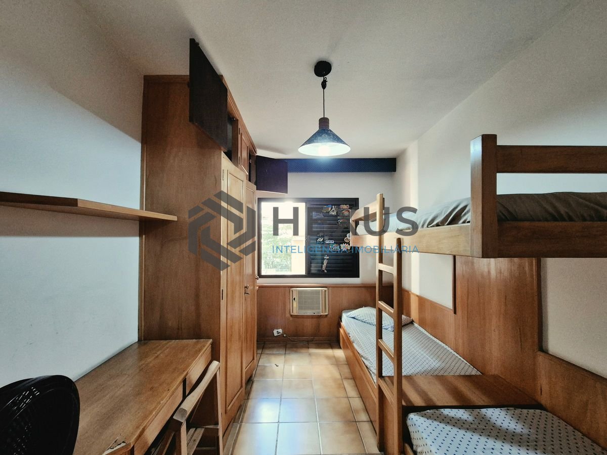 Foto 17 de Apartamento com varanda e lazer a 200m da praia nas Pitangueiras, Guarujá