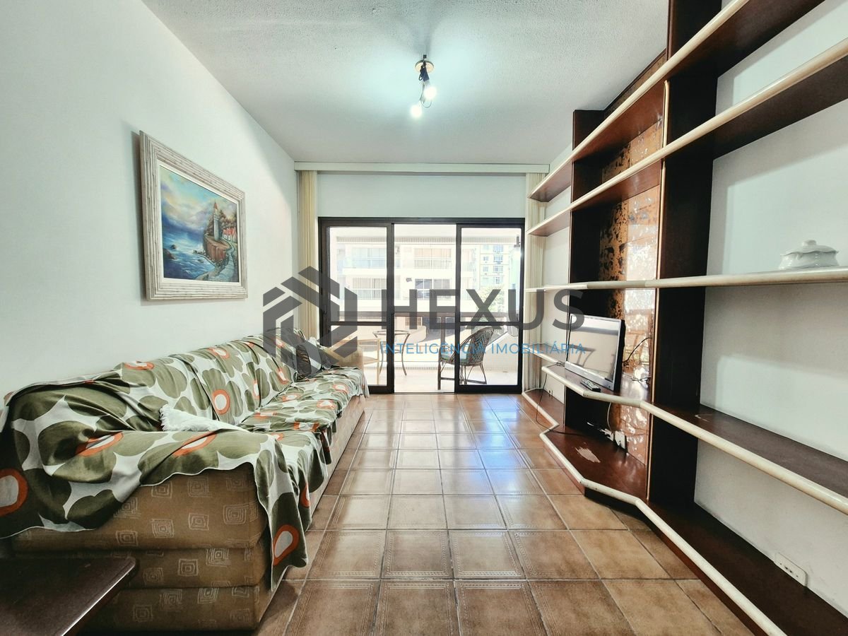 Foto 2 de Apartamento com varanda e lazer a 200m da praia nas Pitangueiras, Guarujá