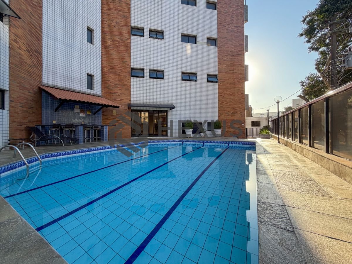 Foto 2 de Apartamento com varanda e lazer a 500m da praia na Enseada, Guarujá