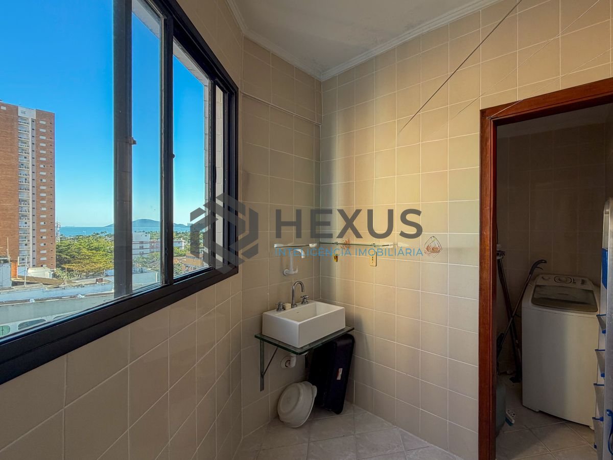 Foto 20 de Apartamento com varanda e lazer a 500m da praia na Enseada, Guarujá
