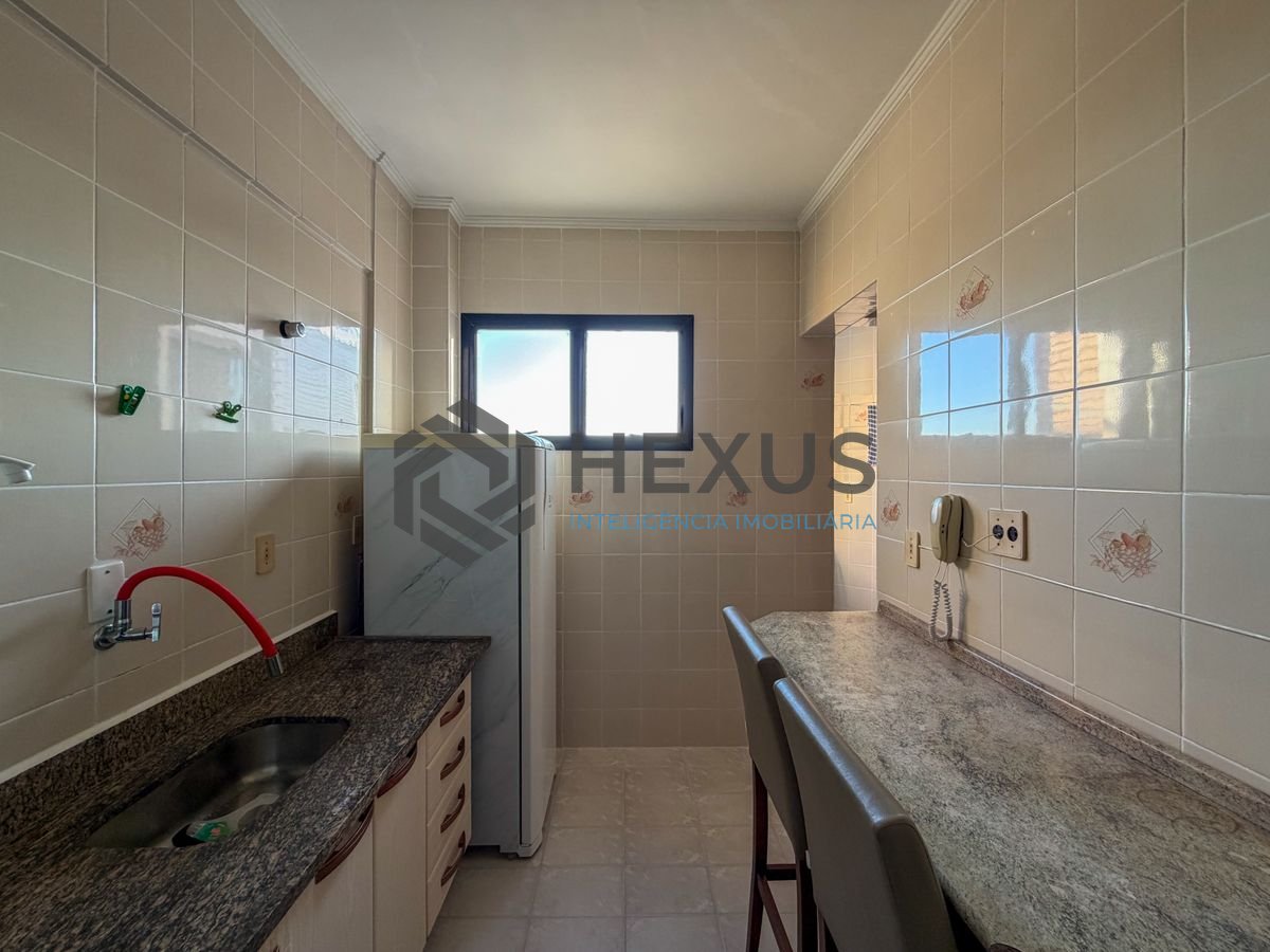Foto 18 de Apartamento com varanda e lazer a 500m da praia na Enseada, Guarujá