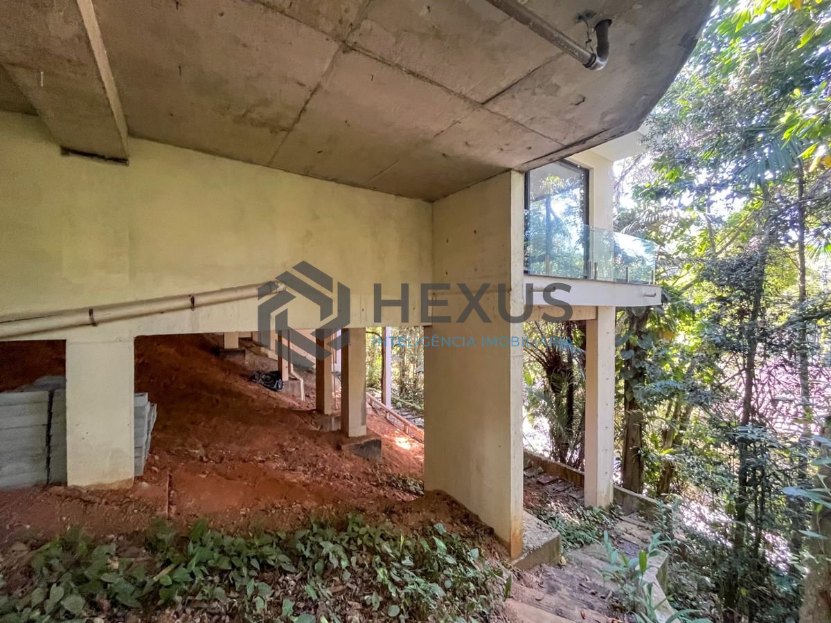 Foto 28 de Casa nova Tela em Branco, 300 mts da praia, no Condomínio Iporanga, Guarujá, SP
