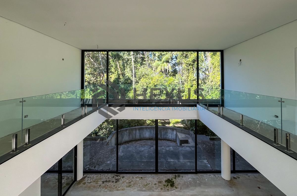 Foto 36 de Casa nova Tela em Branco, 300 mts da praia, no Condomínio Iporanga, Guarujá, SP