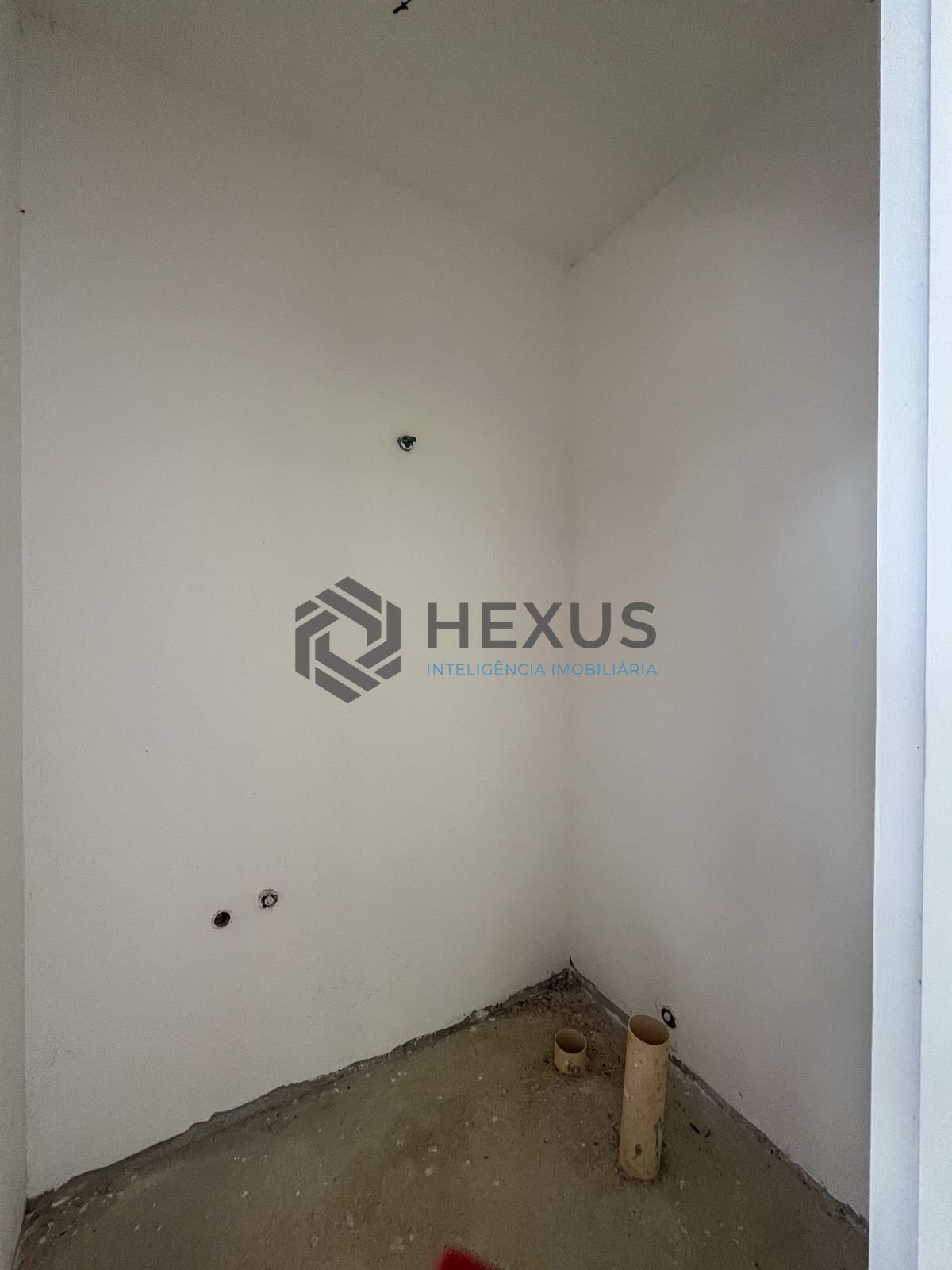 Foto 16 de Casa nova Tela em Branco, 300 mts da praia, no Condomínio Iporanga, Guarujá, SP