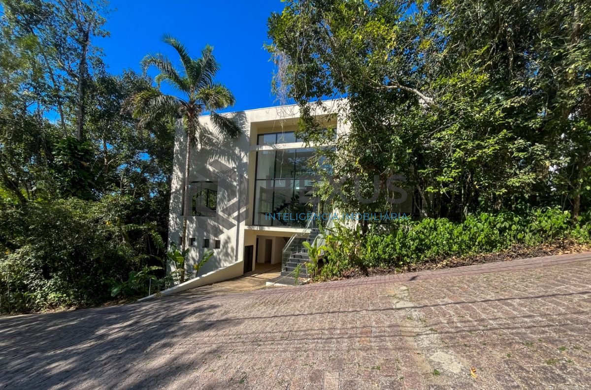 Foto 3 de Casa nova Tela em Branco, 300 mts da praia, no Condomínio Iporanga, Guarujá, SP