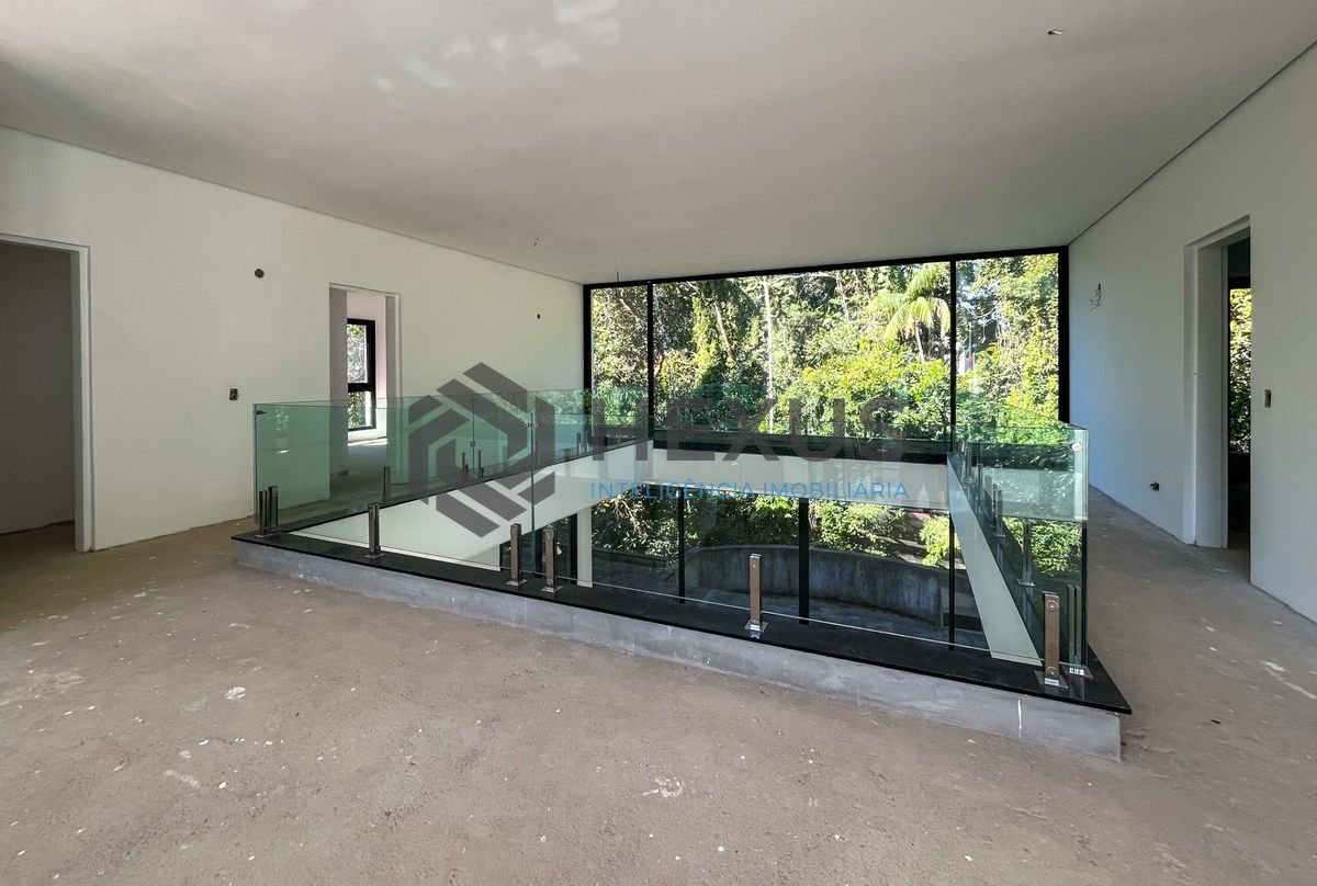 Foto 31 de Casa nova Tela em Branco, 300 mts da praia, no Condomínio Iporanga, Guarujá, SP
