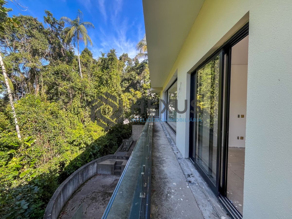 Foto 58 de Casa nova Tela em Branco, 300 mts da praia, no Condomínio Iporanga, Guarujá, SP