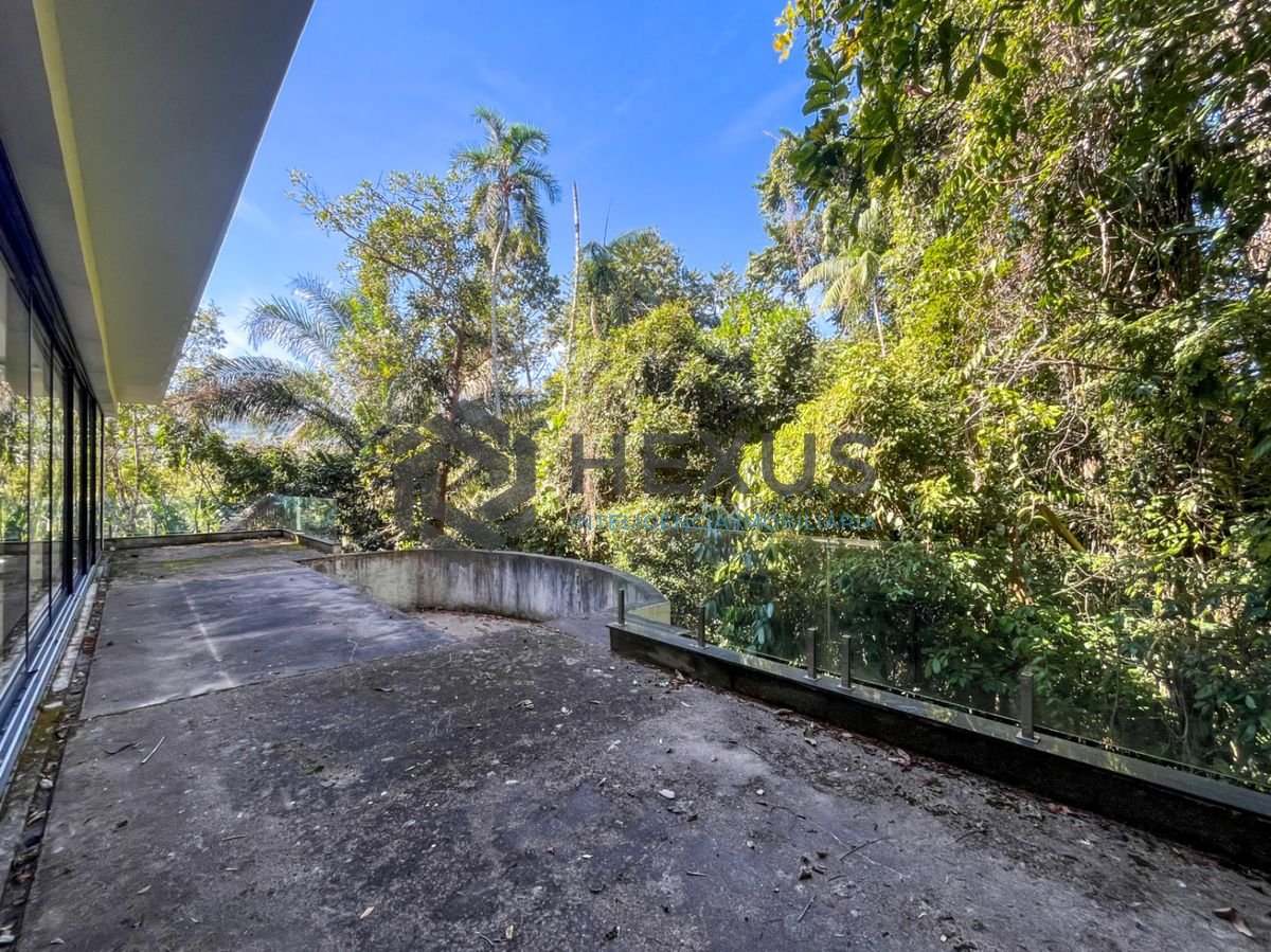Foto 23 de Casa nova Tela em Branco, 300 mts da praia, no Condomínio Iporanga, Guarujá, SP