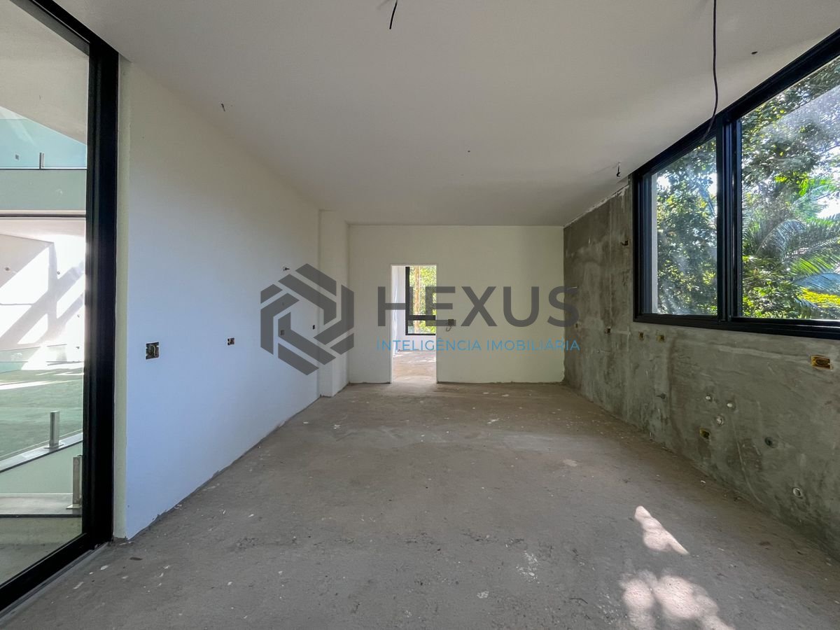 Foto 20 de Casa nova Tela em Branco, 300 mts da praia, no Condomínio Iporanga, Guarujá, SP