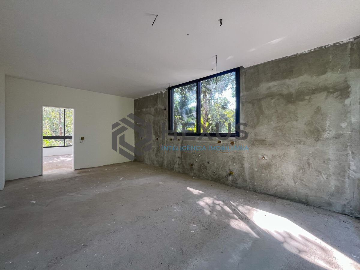 Foto 21 de Casa nova Tela em Branco, 300 mts da praia, no Condomínio Iporanga, Guarujá, SP