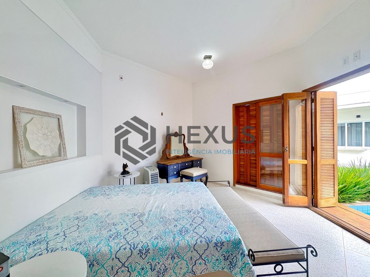 Foto 36 de Casa reformada com piscina e área gourmet no Jardim Acapulco, Guarujá