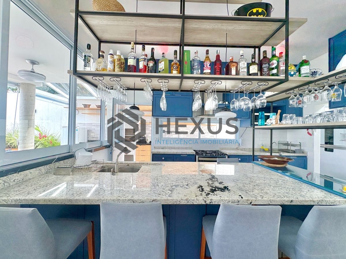 Foto 25 de Casa reformada com piscina e área gourmet no Jardim Acapulco, Guarujá