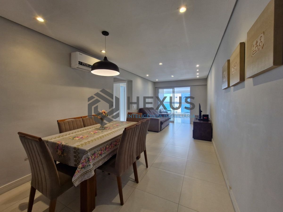 Foto 4 de Apartamento reformado com varanda gourmet vista mar na beira mar no Jardim Astúrias, Guarujá