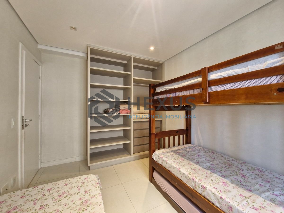 Foto 23 de Apartamento reformado com varanda gourmet vista mar na beira mar no Jardim Astúrias, Guarujá