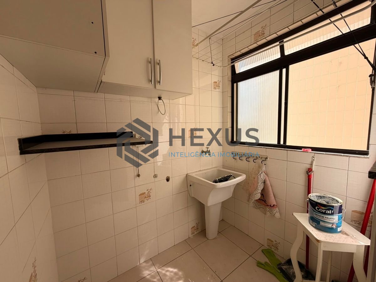 Foto 14 de Apartamento reformado com varanda e lazer a 400m da praia na região do Jardim Las Palmas no Jardim Astúrias, Guarujá