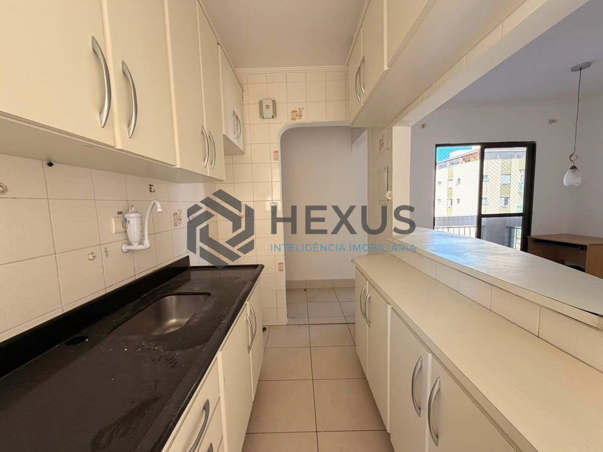 Foto 7 de Apartamento reformado com varanda e lazer a 400m da praia na região do Jardim Las Palmas no Jardim Astúrias, Guarujá