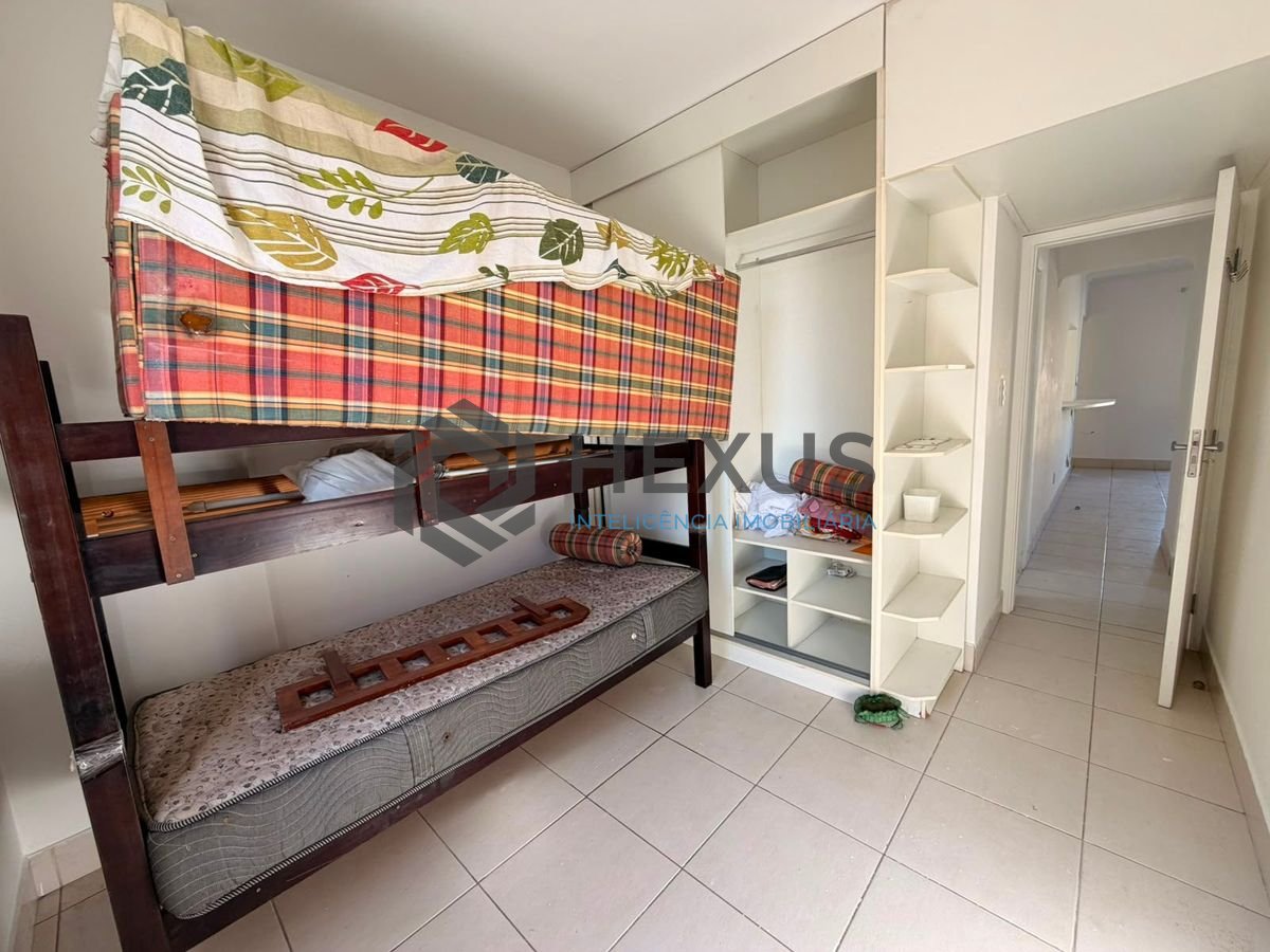 Foto 12 de Apartamento reformado com varanda e lazer a 400m da praia na região do Jardim Las Palmas no Jardim Astúrias, Guarujá