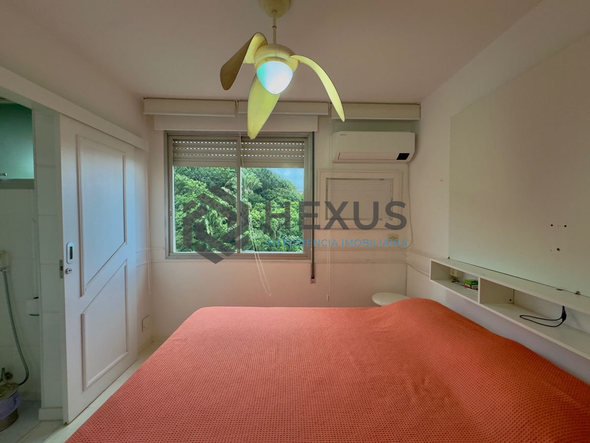 Foto 16 de Cobertura frente mar reformada com varanda vista mar  no Jardim Astúrias, Guarujá