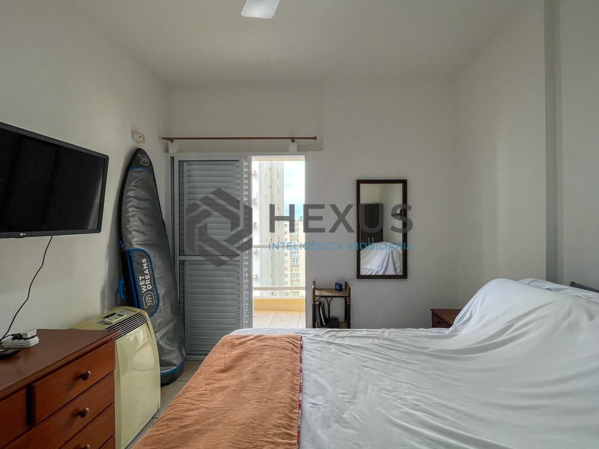 Foto 10 de Apartamento com varanda e lazer a 1 quadra da praia na região da Barra Funda nas Pitangueiras, Guarujá