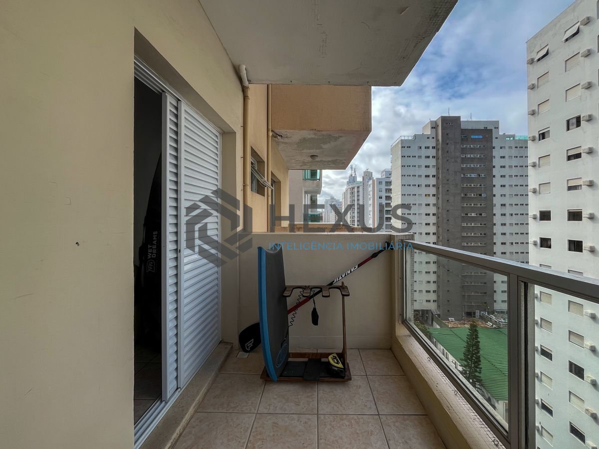 Foto 13 de Apartamento com varanda e lazer a 1 quadra da praia na região da Barra Funda nas Pitangueiras, Guarujá