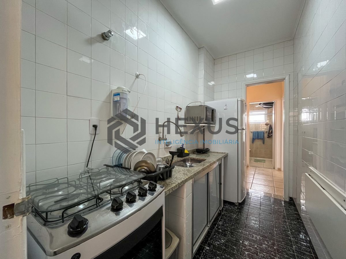Foto 19 de Apartamento com varanda e lazer a 1 quadra da praia na região da Barra Funda nas Pitangueiras, Guarujá