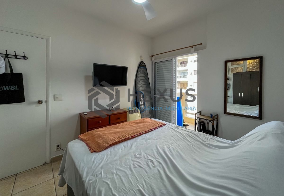 Foto 11 de Apartamento com varanda e lazer a 1 quadra da praia na região da Barra Funda nas Pitangueiras, Guarujá