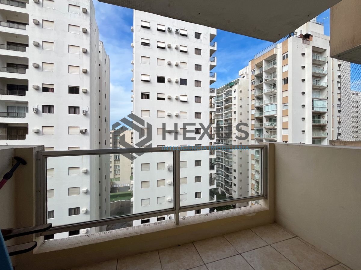 Foto 12 de Apartamento com varanda e lazer a 1 quadra da praia na região da Barra Funda nas Pitangueiras, Guarujá