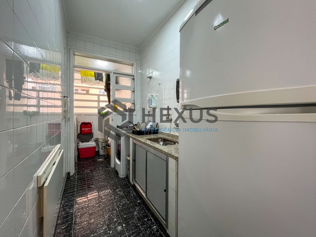 Foto 16 de Apartamento com varanda e lazer a 1 quadra da praia na região da Barra Funda nas Pitangueiras, Guarujá