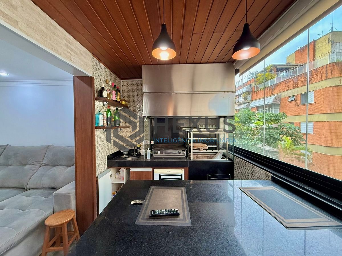 Foto 6 de Apartamento com varanda e lazer a 300m da praia na Enseada, Guarujá