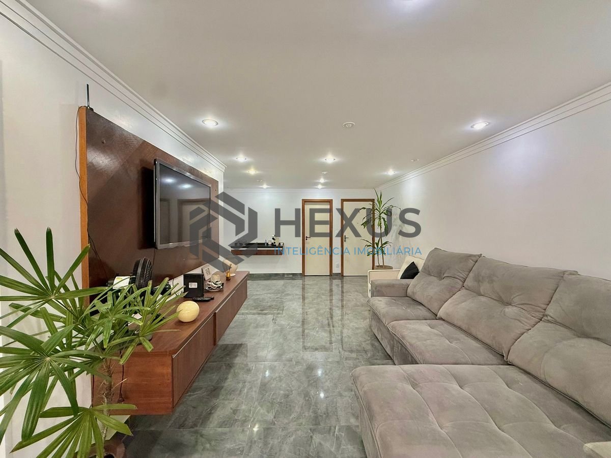 Foto 5 de Apartamento com varanda e lazer a 300m da praia na Enseada, Guarujá