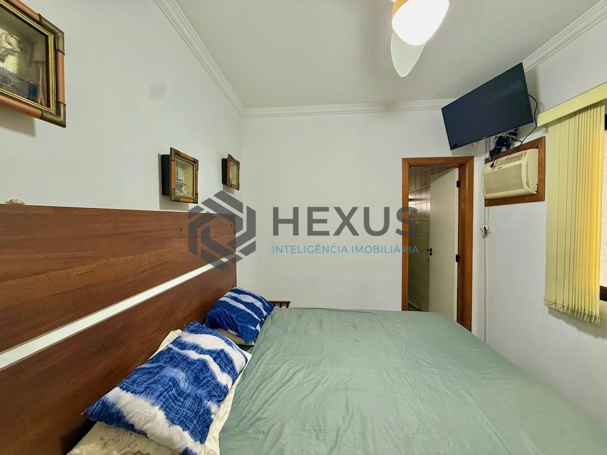 Foto 16 de Apartamento com varanda e lazer a 300m da praia na Enseada, Guarujá