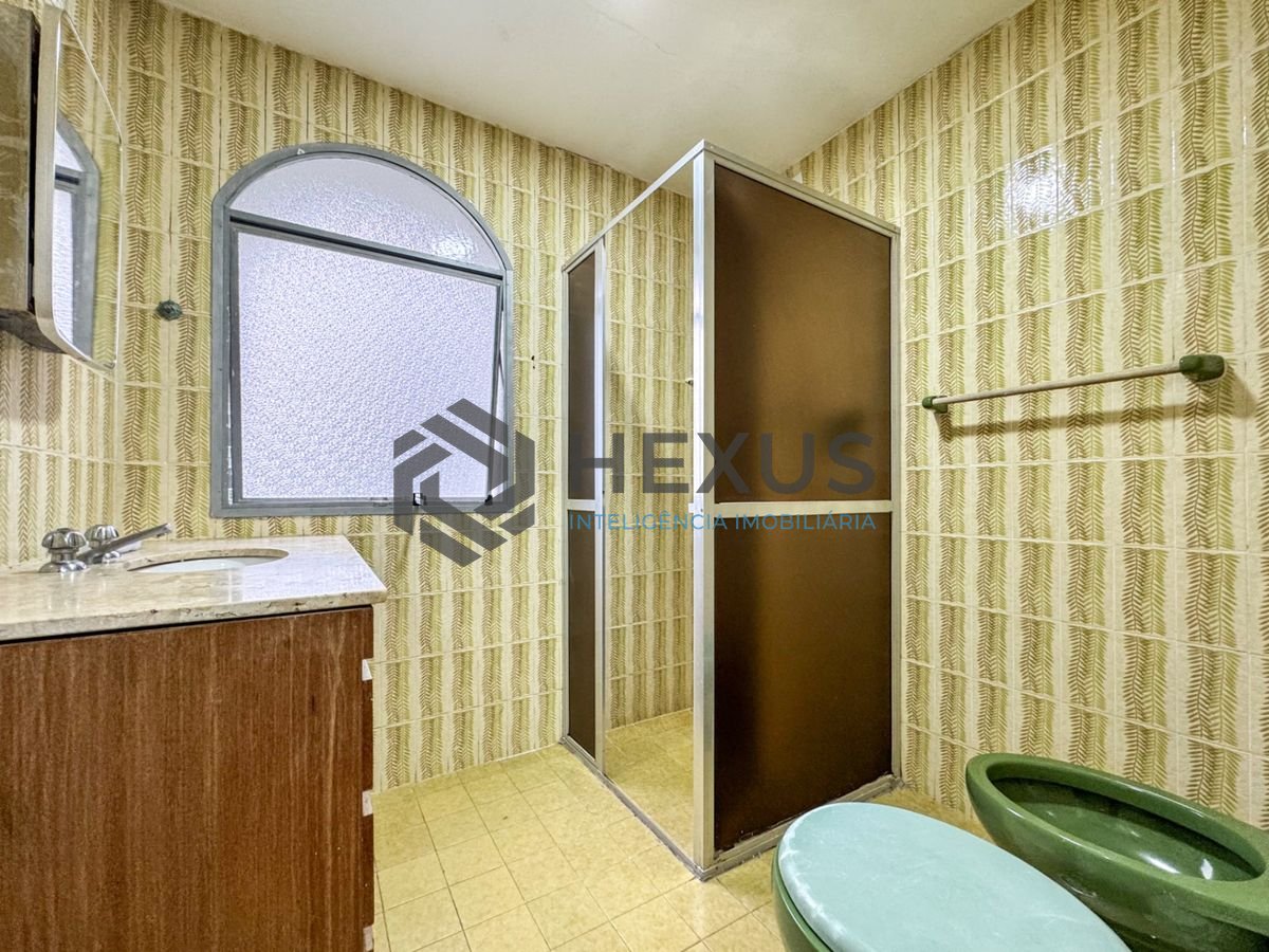 Foto 16 de Apartamento com varanda vista mar e lazer na beira mar da praia nas Pitangueiras, Guarujá