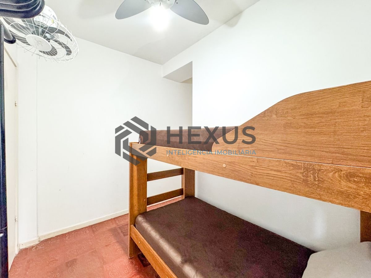 Foto 31 de Apartamento com varanda vista mar e lazer na beira mar da praia nas Pitangueiras, Guarujá
