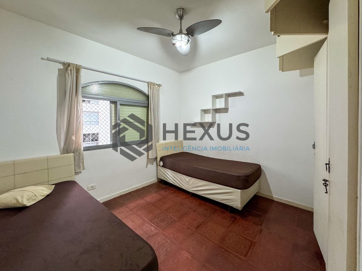 Foto 17 de Apartamento com varanda vista mar e lazer na beira mar da praia nas Pitangueiras, Guarujá