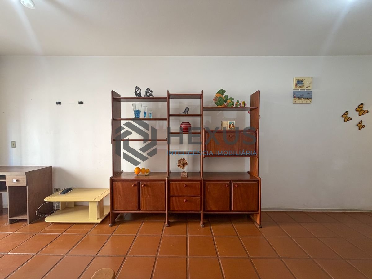 Foto 4 de Apartamento com varanda a 500m da praia na região da Vila Julia na Enseada, Guarujá