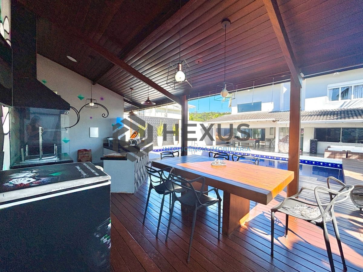 Foto 16 de Casa reformada com piscina e área gourmet no Jardim Acapulco, Guarujá