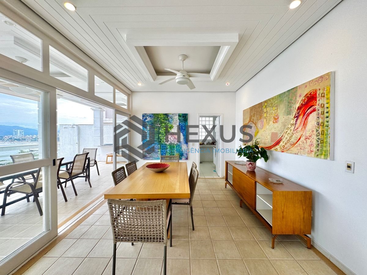 Foto 5 de Casa frente mar com piscina e área gourmet no Condomínio Península na Praia da Enseada, Guaruja