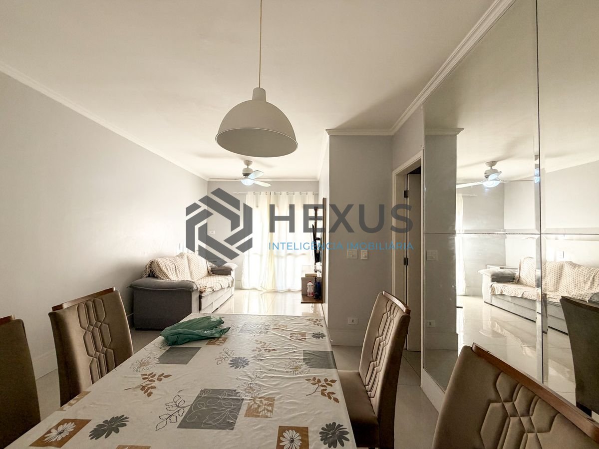 Foto 4 de Apartamento reformado com varanda e lazer no Jardim São Miguel na Enseada, Guarujá