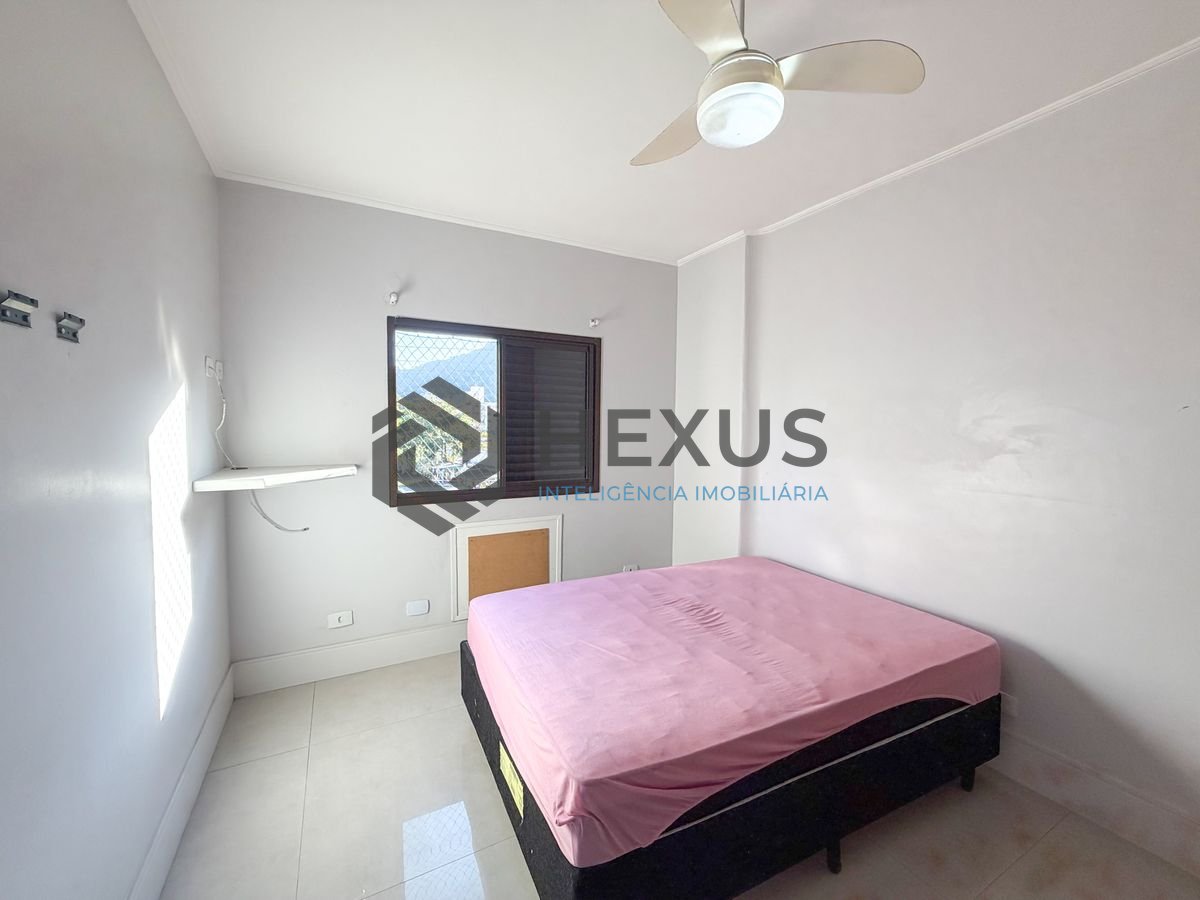 Foto 11 de Apartamento reformado com varanda e lazer no Jardim São Miguel na Enseada, Guarujá