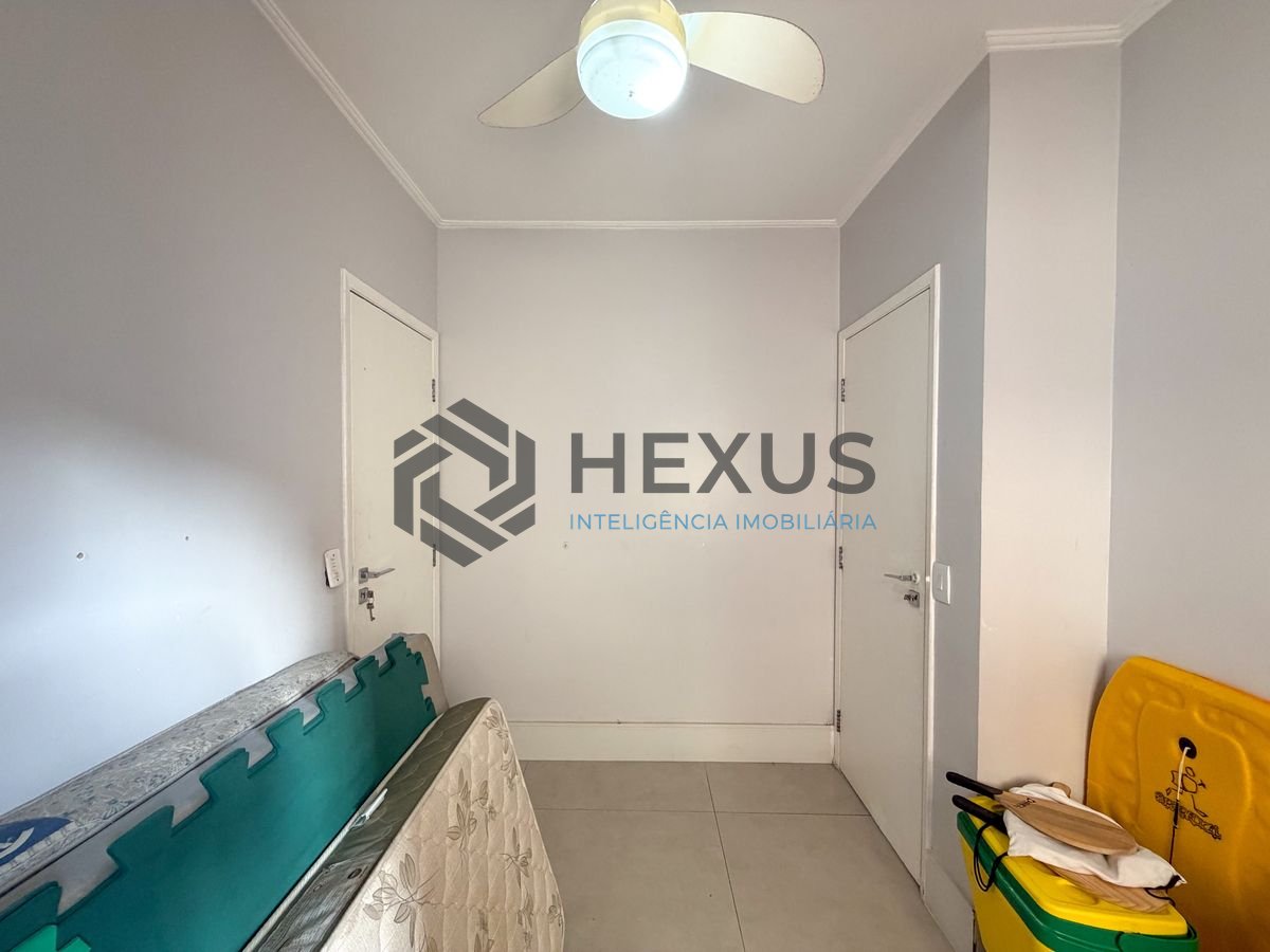 Foto 16 de Apartamento reformado com varanda e lazer no Jardim São Miguel na Enseada, Guarujá